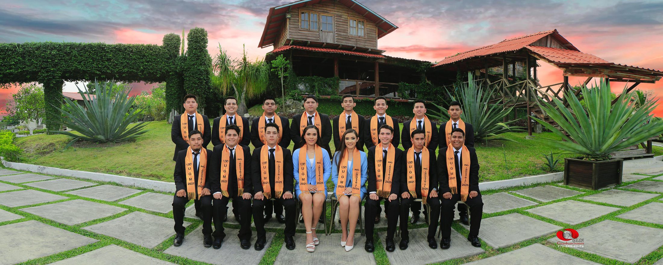 Fotopanorámica grupal de graduación — Studio Aureum